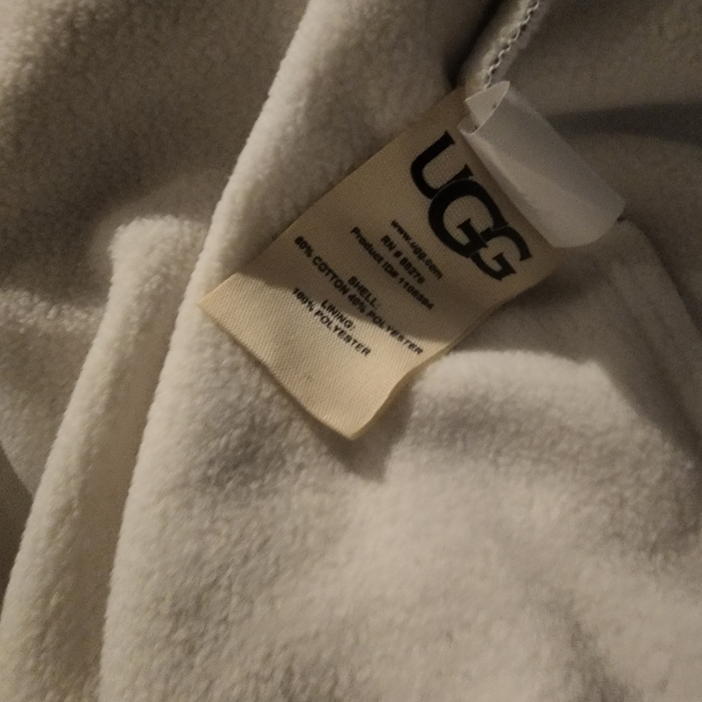 Robe - Picture 5 of 10